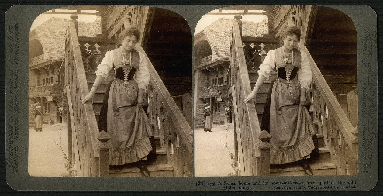 立体卡片，描绘一位身着传统服装的瑞士年轻女性，约 1900 年（棕褐色照片）（另见 473238） 作者 安德伍德和安德伍德