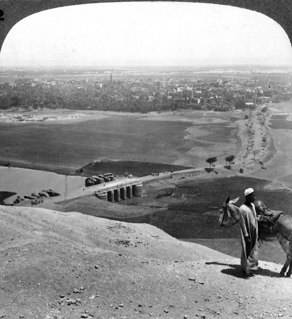 阿瑟特（Assiut），上埃及最大的城市，1905年。 作者 安德伍德和安德伍德