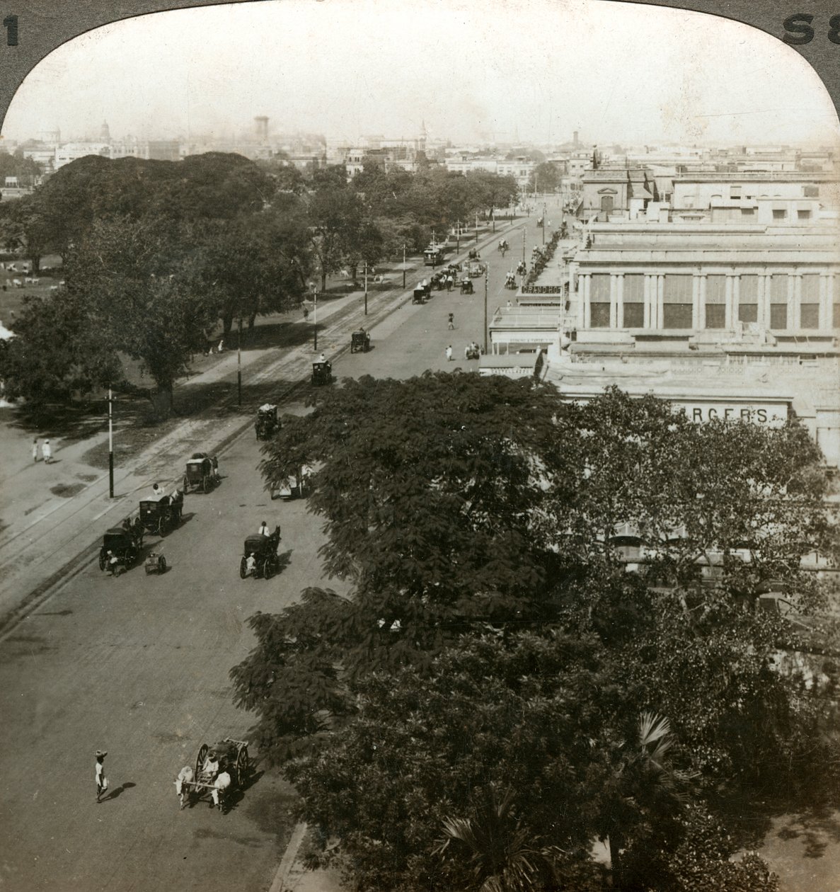 印度加尔各答Chowringhee Road，建于1900年代。 作者 安德伍德和安德伍德