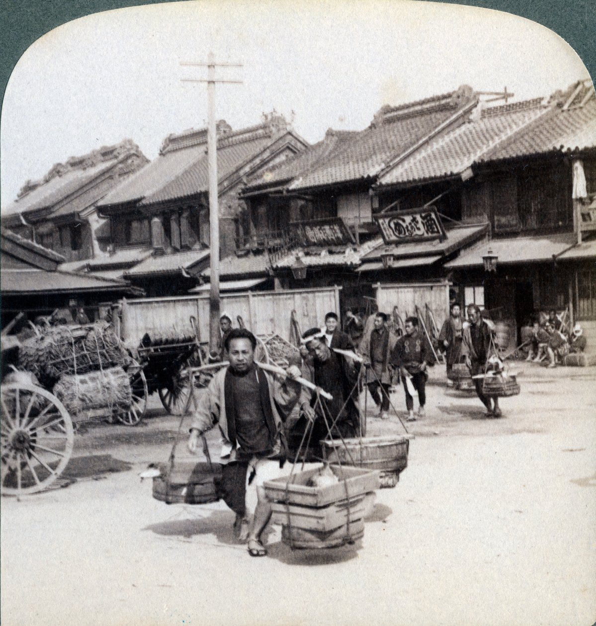 苦力士，1896年在东京街头 作者 安德伍德和安德伍德