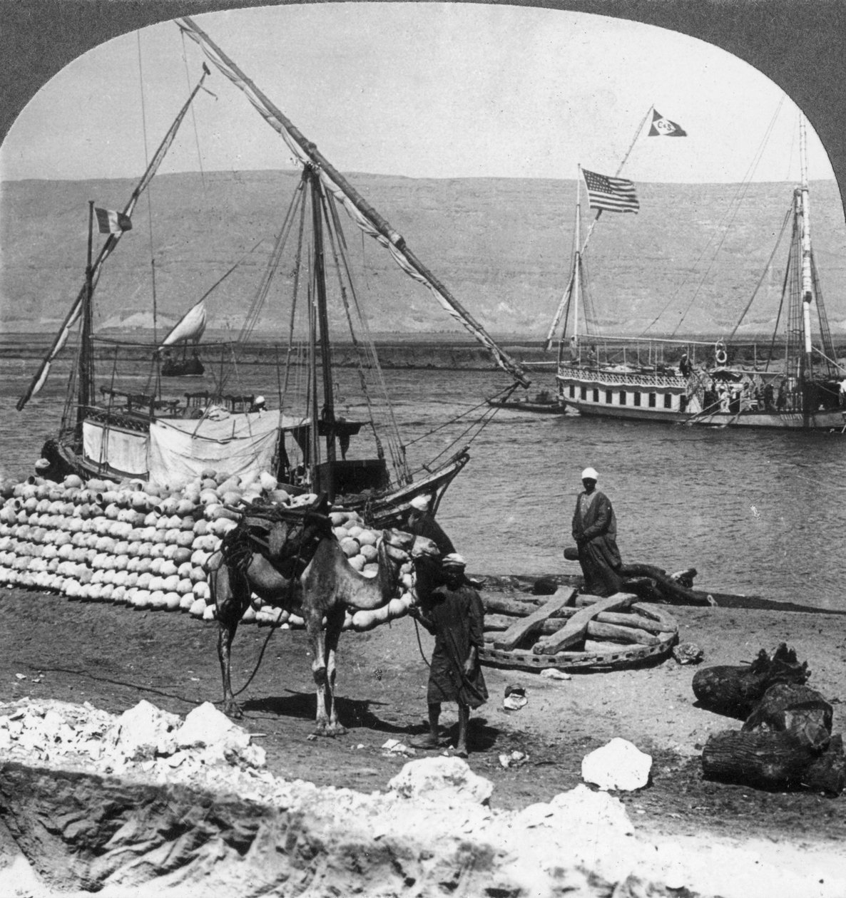 1905年，埃及的达哈比耶斯（Dahabiyehs）在尼罗河航行中作好准备。 作者 安德伍德和安德伍德