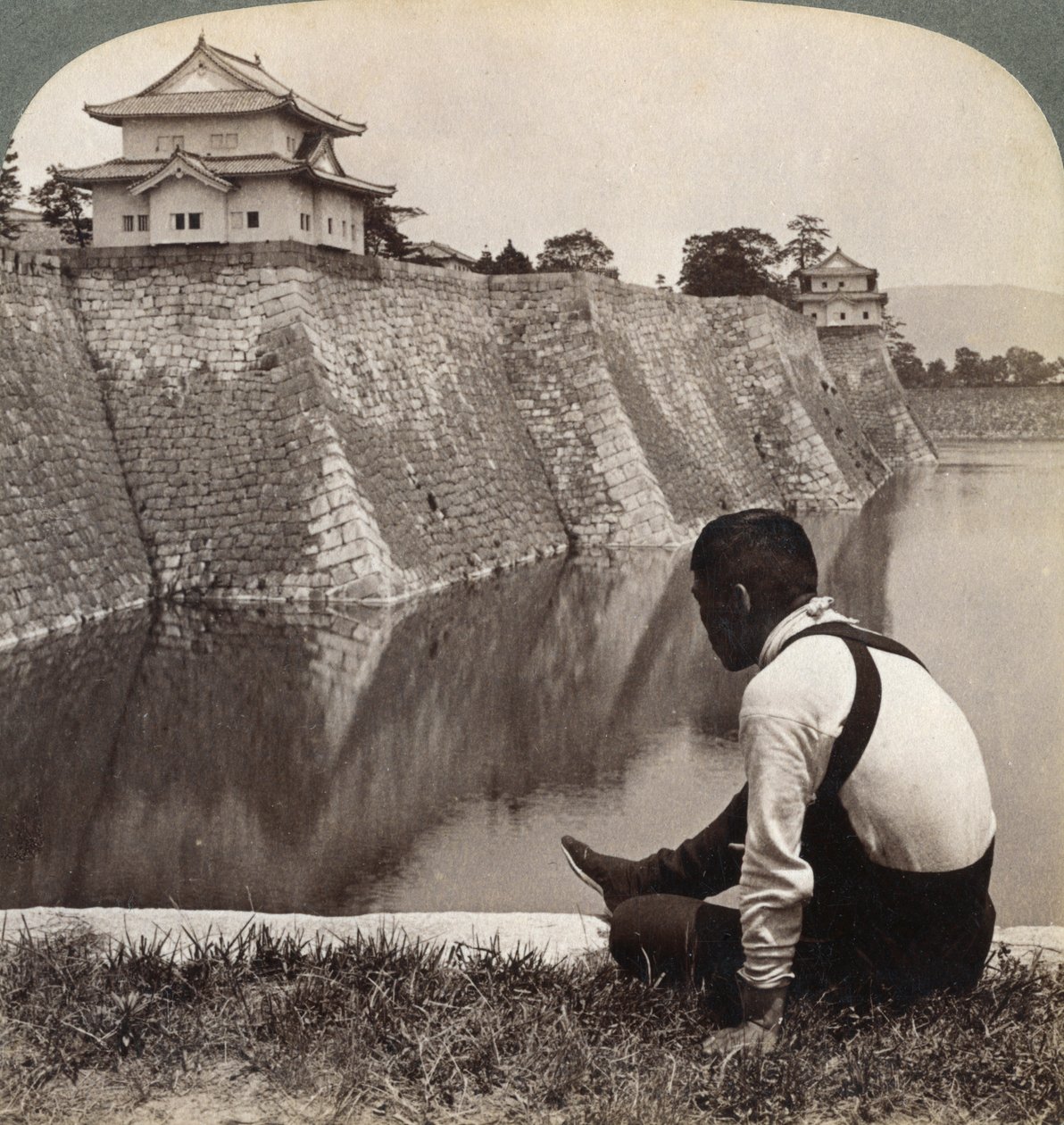 骄傲的幕府将军的封建城堡，日本大阪，1904年 作者 安德伍德和安德伍德