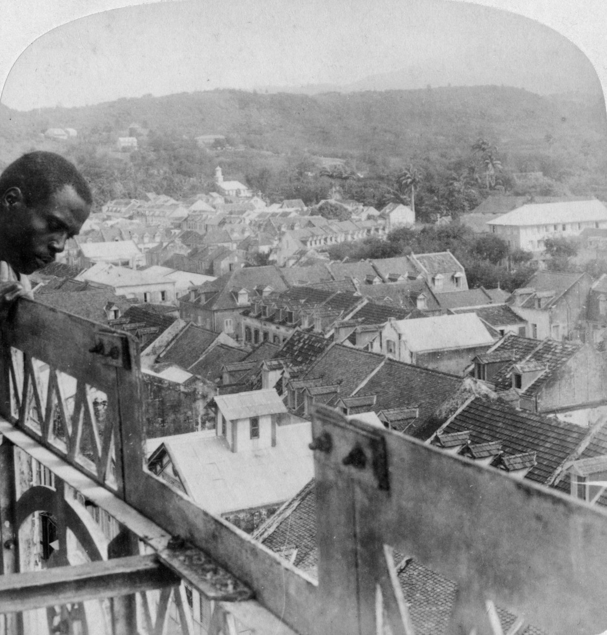 1902年，马提尼克岛法兰西堡。 作者 安德伍德和安德伍德