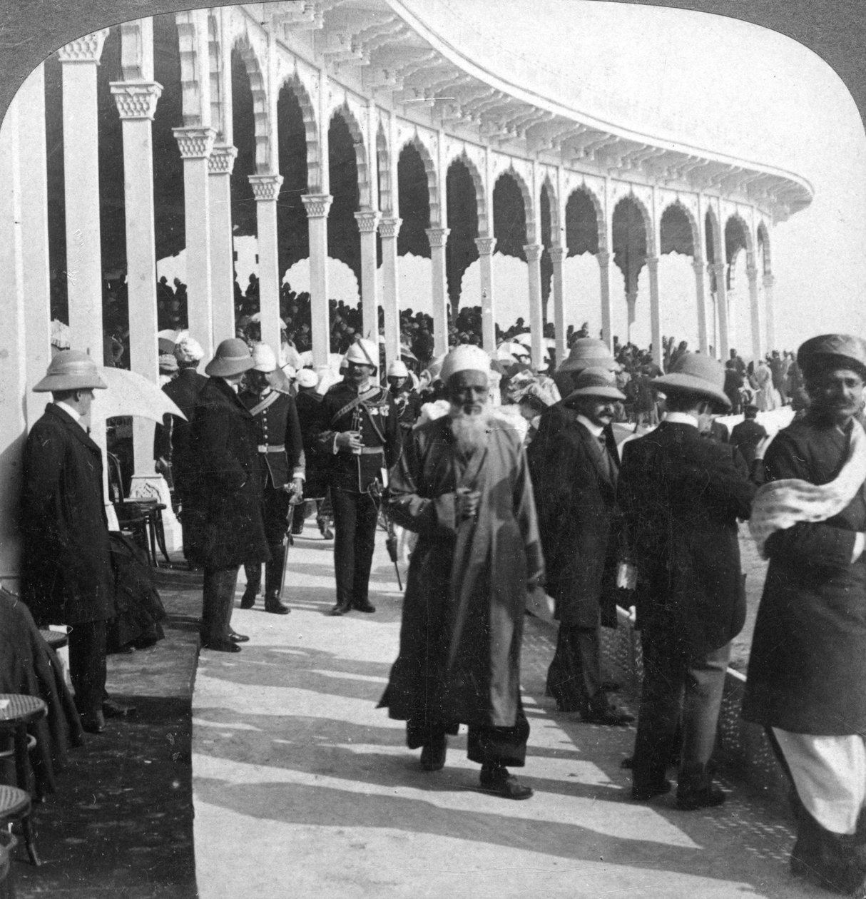 1903年在印度德里的伟大的杜巴圆形露天剧场聚会。 作者 安德伍德和安德伍德