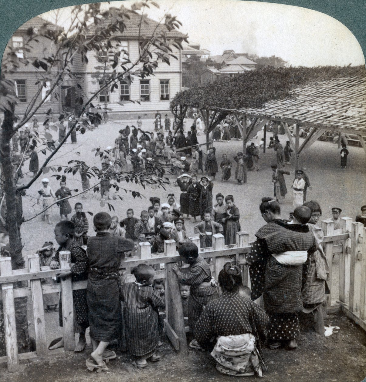 1904年，日本横滨，校舍和场地 作者 安德伍德和安德伍德