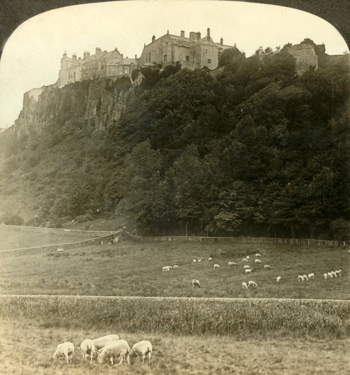 斯特灵城堡（Stirling Castle），昔日国王的所在地...苏格兰，约于1900年。 作者 安德伍德和安德伍德