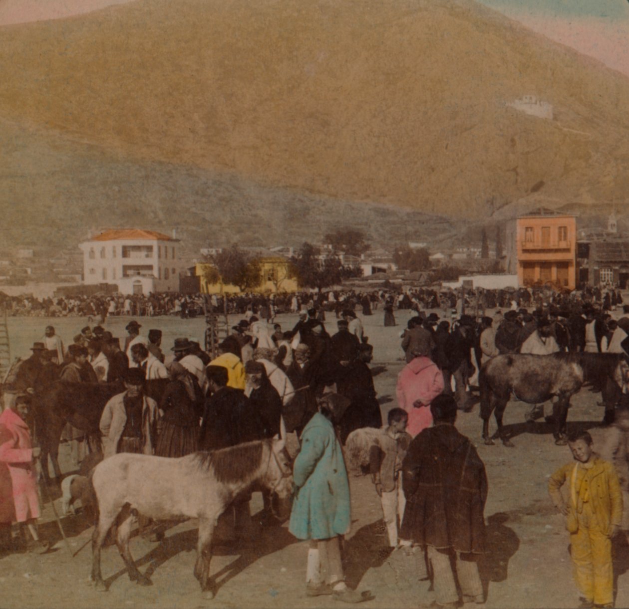 拉里萨（Larisa），或距城堡高950英尺的古老城堡，位于希腊阿哥斯市场，1903年。艺术家：埃尔默·安德伍德（Elmer Underwood），贝特·埃里亚斯·安德伍德（Bert Elias Underwood）。 作者 安德伍德和安德伍德
