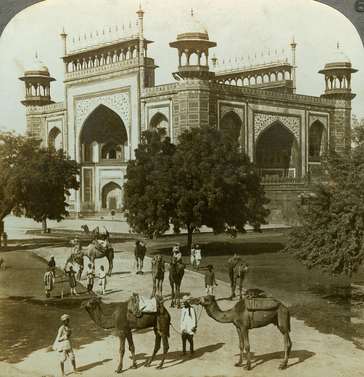 阿克巴（Akbar）墓，西贡达拉（Sikandarah），印度北方邦（Cuts），约于1900年代。 作者 安德伍德和安德伍德