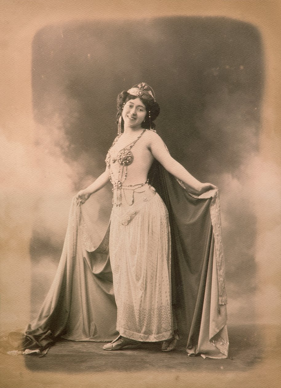 Napoletan女演员Caracciolo夫人穿着东方服装 作者 不明