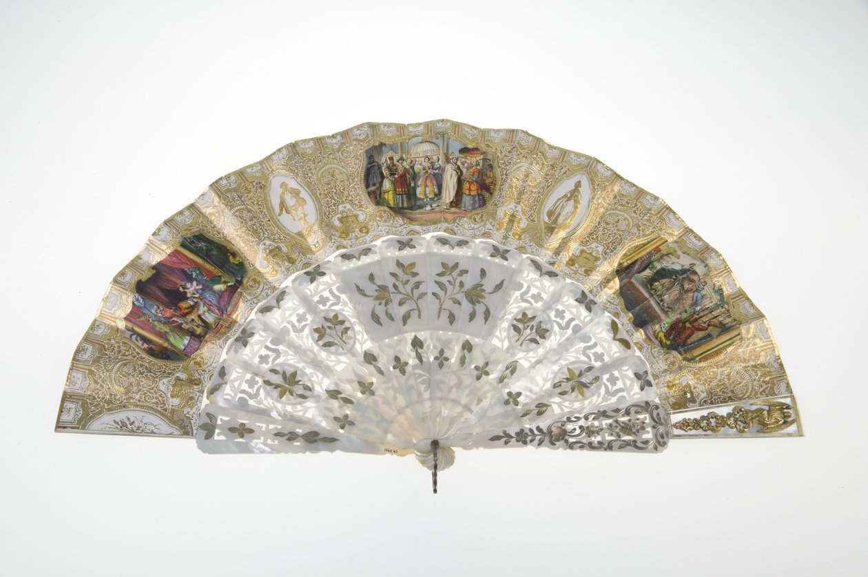 扇子，约 1860 年，印刷和彩绘纸、珍珠母、金、银和铜金属，以及镜子，制造商不详 作者 未知艺术家