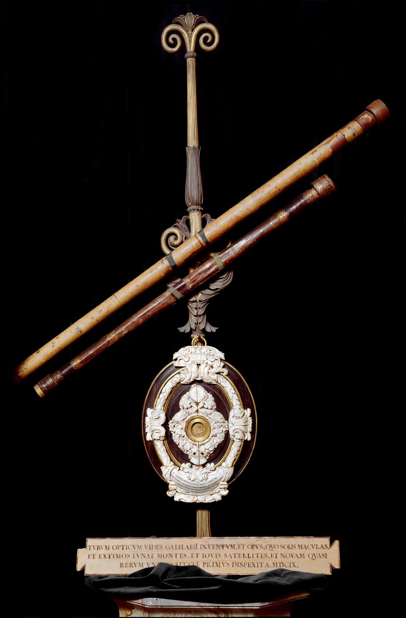 Galilee 或 Galileo Galilei (1564-1642) 的物镜和天文表圈。 1610. 佛罗伦萨科学史博物馆 作者 未知艺术家