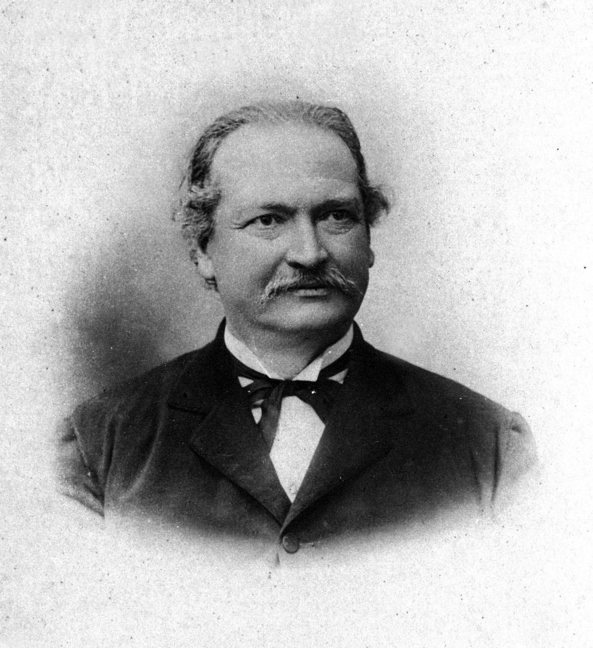 安东尼奥·帕西诺蒂 (Antonio Pacinotti) 的肖像，意大利物理学家 (1841-1912)。 作者 未知艺术家