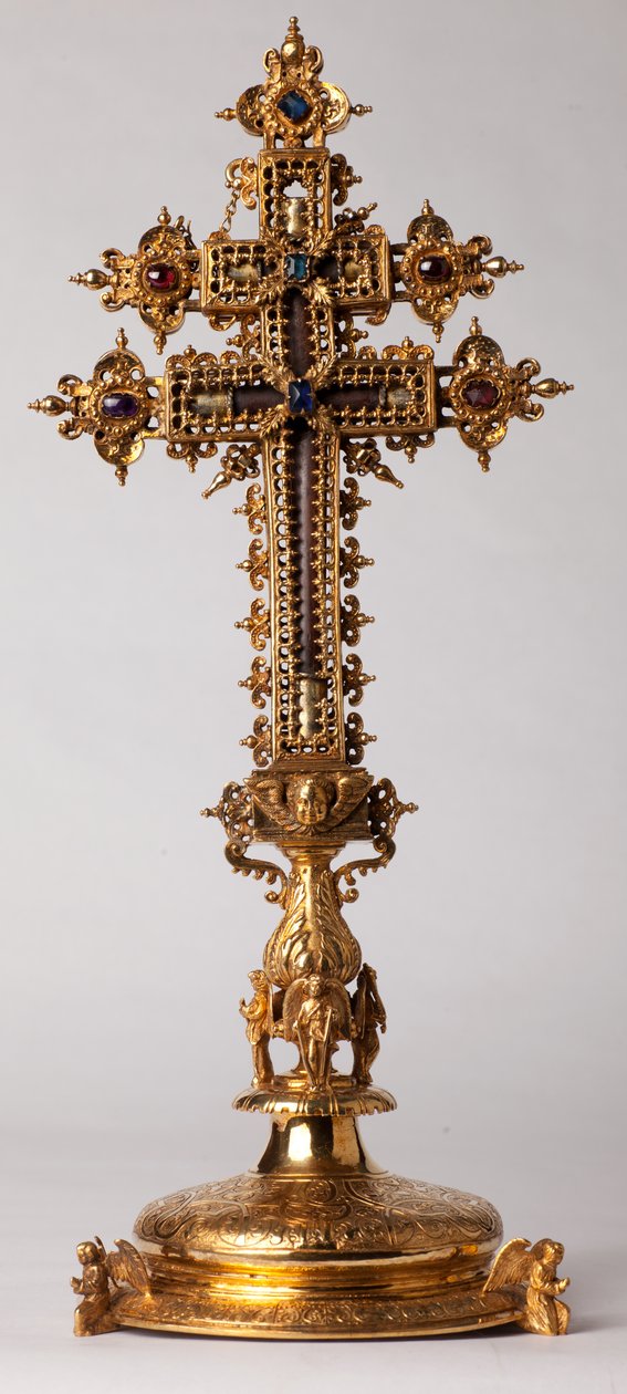 灵位十字架。金属加工，带有Juwels。源自修道院（Saint-Amand Tournai，前Elnone。16世纪。 作者 未知艺术家