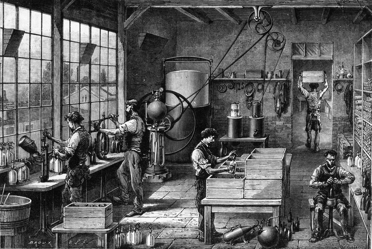 View of the interior of a Seltz water plant (carbonated water): it is prepared thanks to a strong pressure inside a bottle called Siphon. Different stages, manufacturing, and bottling. Engraving 作者 未知艺术家