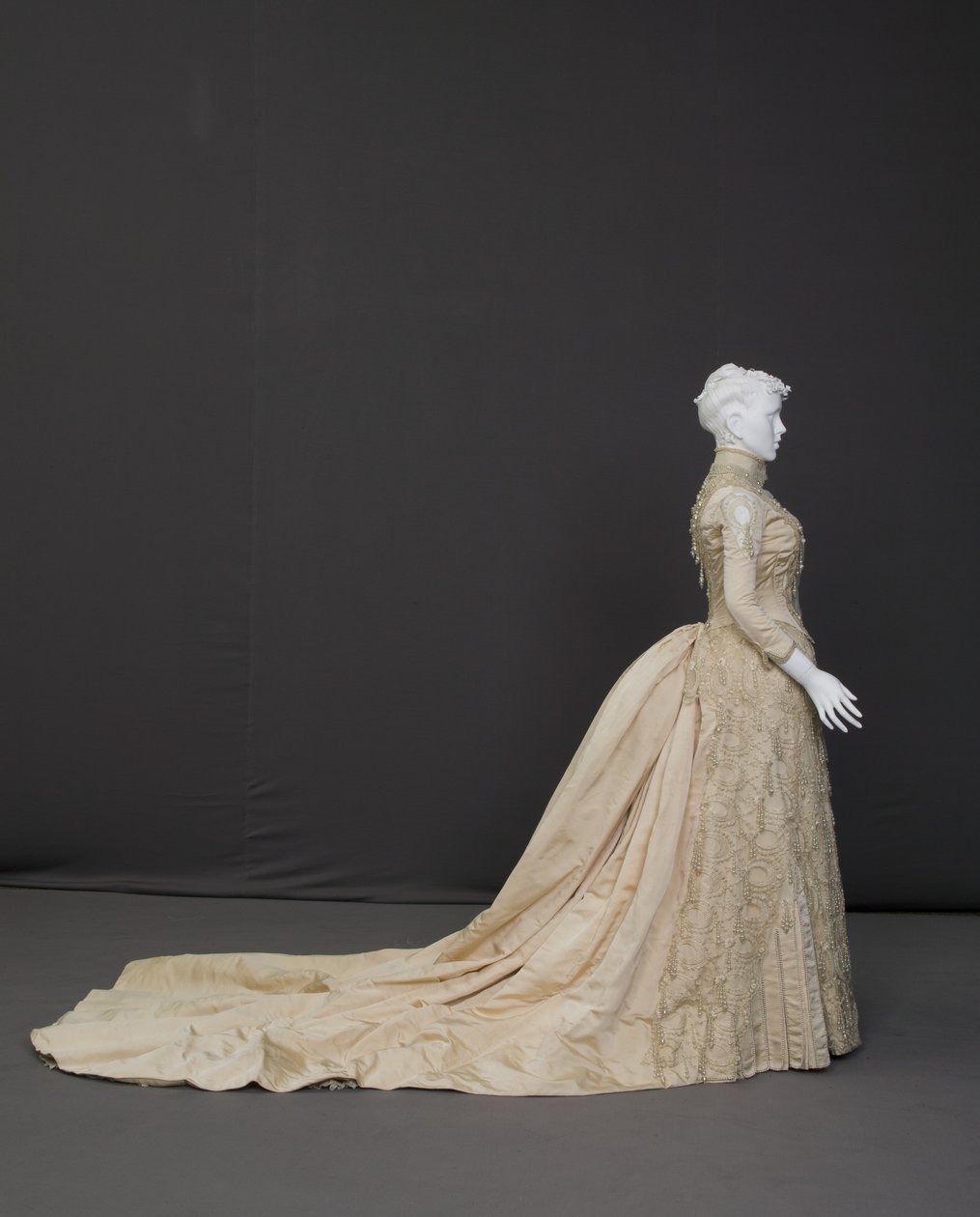 Wedding dress 作者 未知艺术家