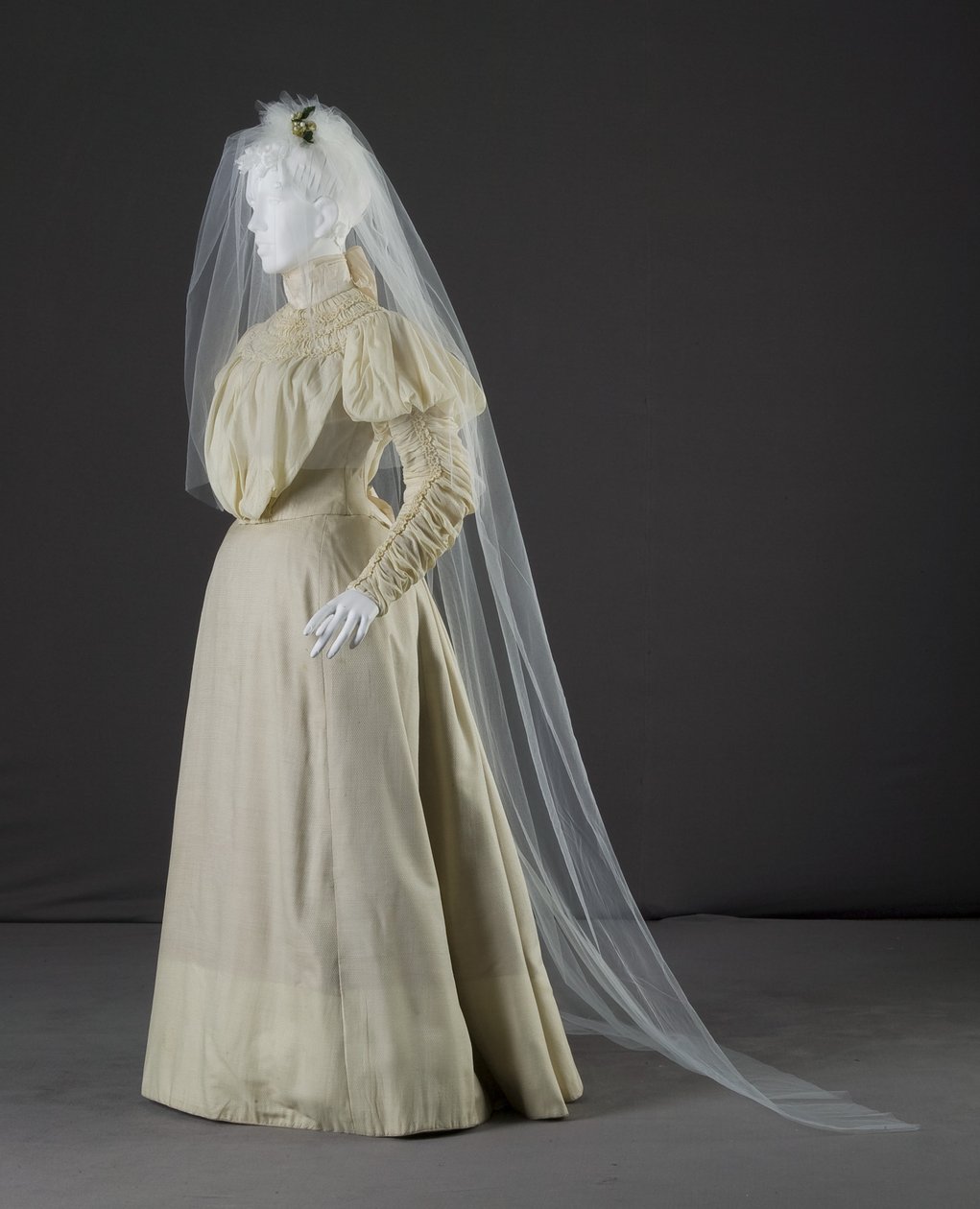 婚纱礼服 作者 未知艺术家