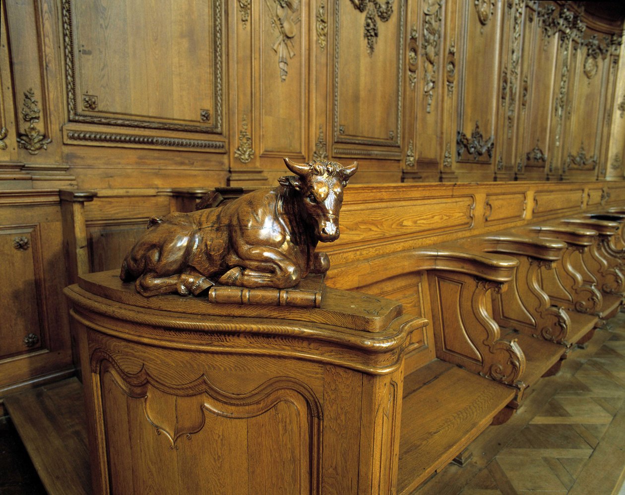Baroque architecture: wooden stall representing an ox, attribute of the evangelist Saint Luke. Choir (18th century) of the Church of St. Stephen. Internal view. Marmoutier, Bas Rhin (67). 作者 未知艺术家