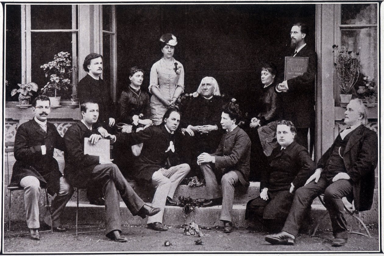 Franz Liszt (1811-1886)，在魏玛，在他最喜欢的学生圈子里。 作者 未知的摄影师