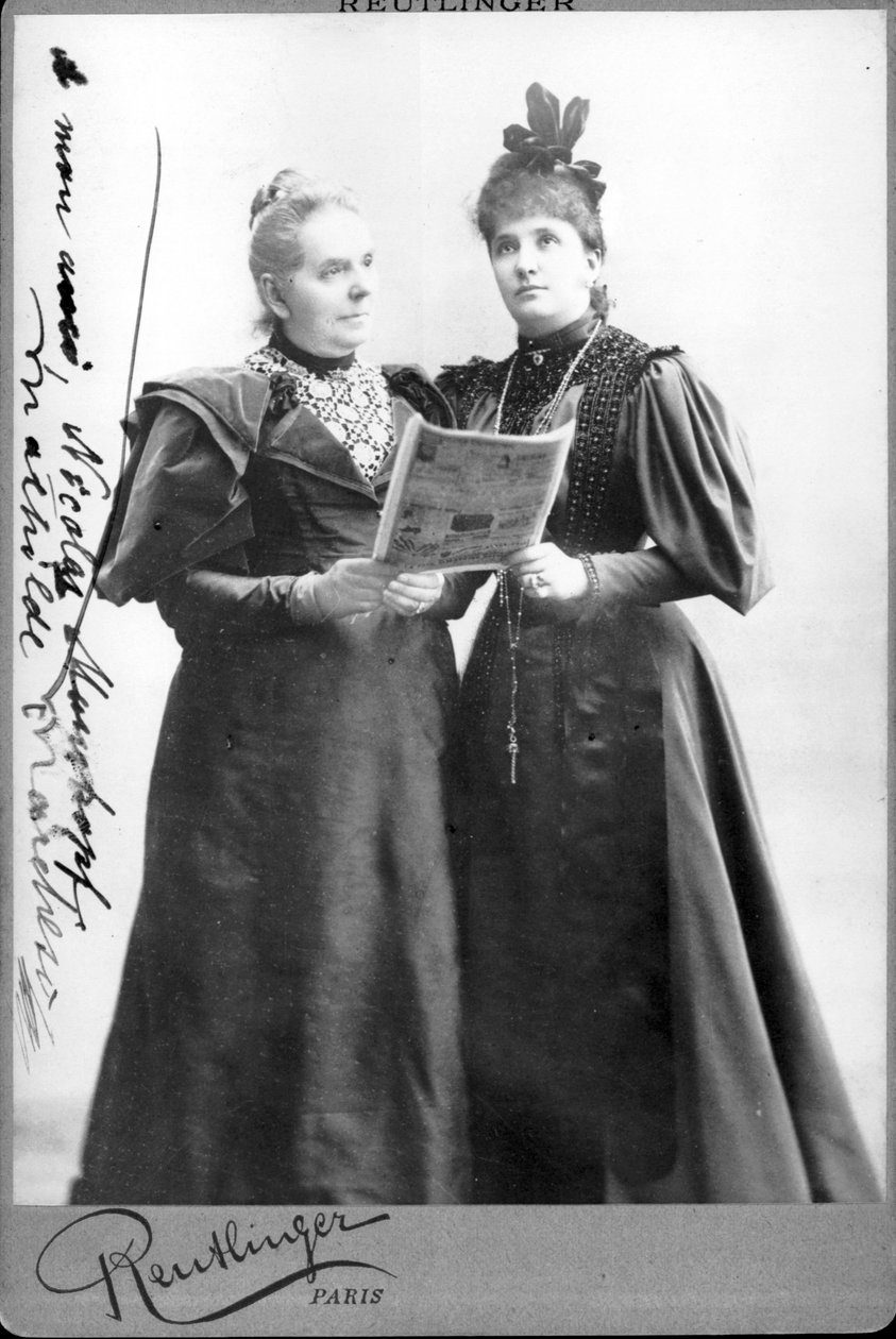 德国歌手Mathilde Marchesi（1821-1913）和澳大利亚歌手Nellie (Nelly) Melba（1861-1931）。19世纪末的摄影 作者 未知的摄影师