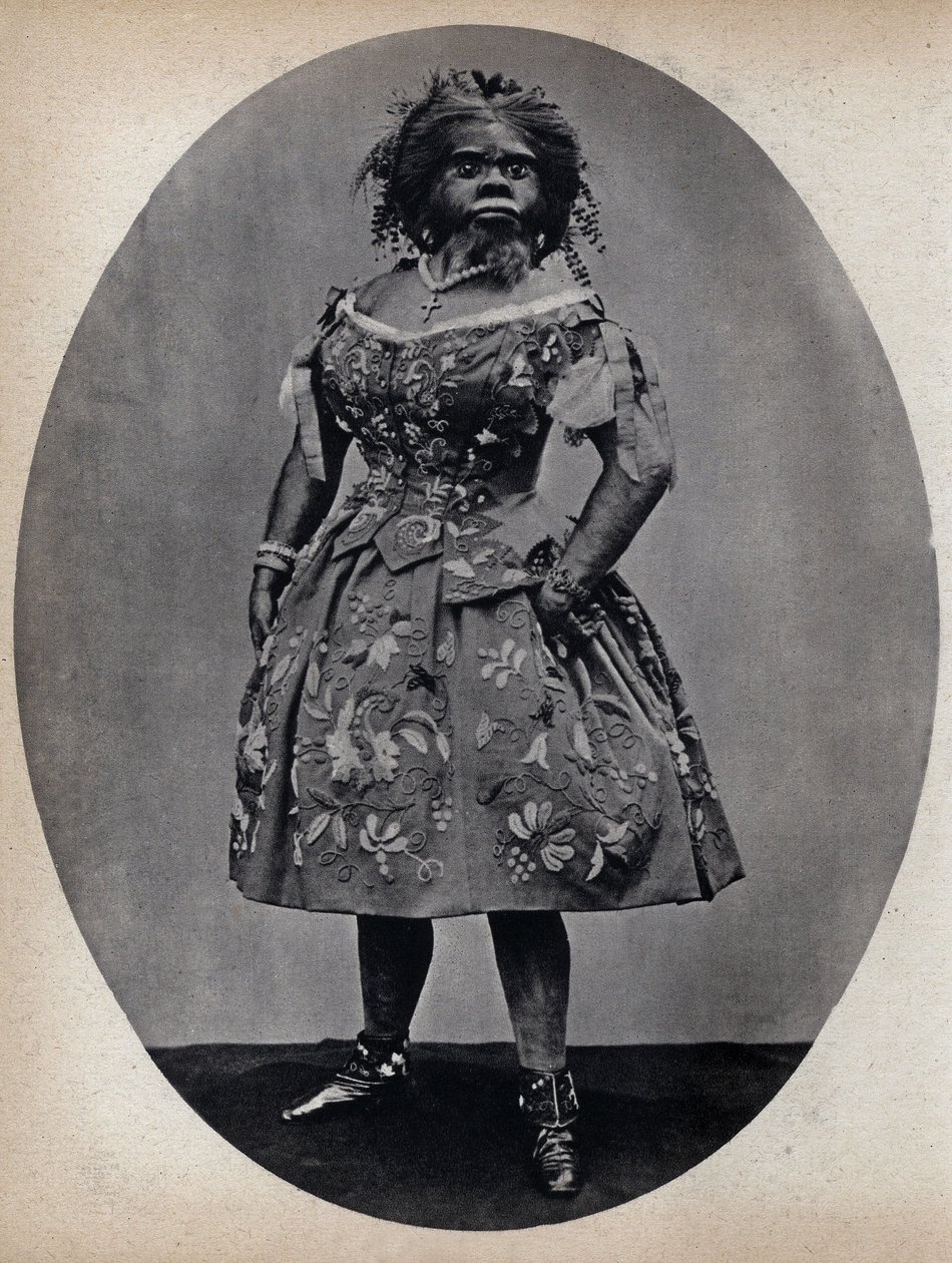 Les Monsters, la femme chien.摄影，19世纪末，巴黎。Coll.塞尔瓦。 作者 未知的摄影师