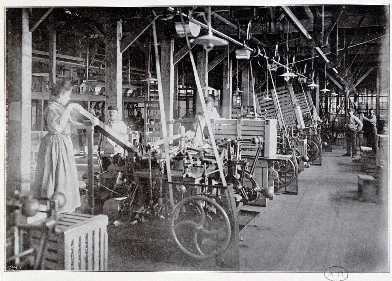Manufacture of packaging at the Van Houten chocolate factory - photography, late 19th century 作者 未知的摄影师