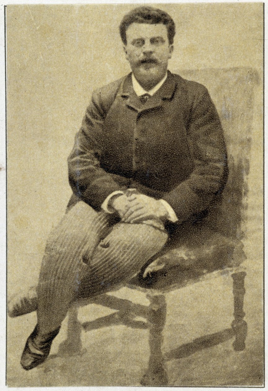 1890 年盖伊·德·莫泊桑 (Guy de Maupassant) (1850 - 1893) 的肖像。 作者 未知的摄影师