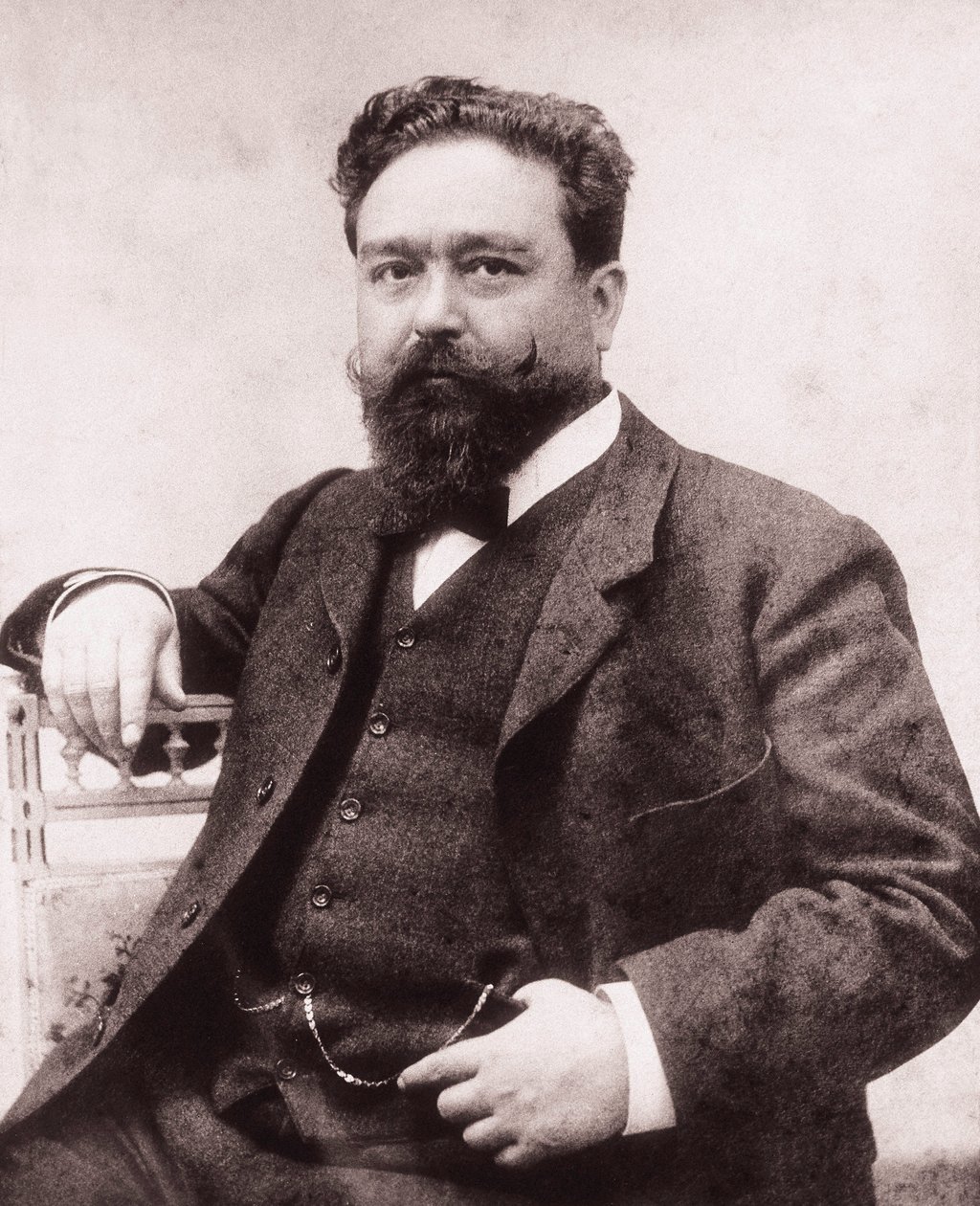 Isaac Albeniz (1860-1909) 的肖像，西班牙钢琴家和作曲家。 摄影，1886。 马德里阿尔贝尼兹基金会。 作者 未知的摄影师