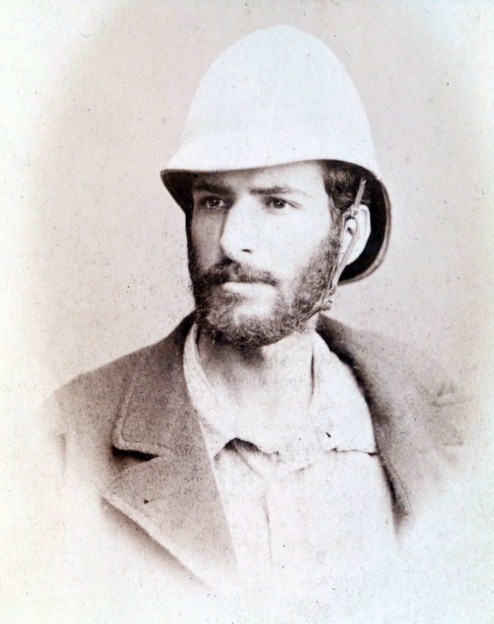 Pierre Savorgnan de Brazza (1852 - 1905) 的肖像。 作者 未知的摄影师