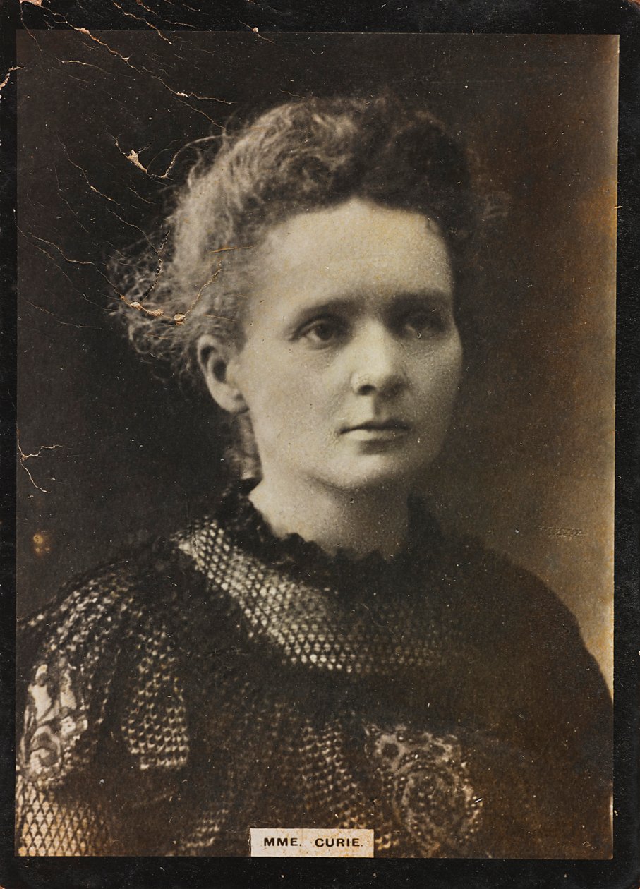 化学家和物理学家玛丽-居里（Marie Sk#322;odowska-Curie，1867-1934 年）的肖像，她是皮埃尔-居里的妻子，1903 年与丈夫一起获得诺贝尔物理学奖，1911 年获得诺贝尔化学奖。 作者 未知的摄影师