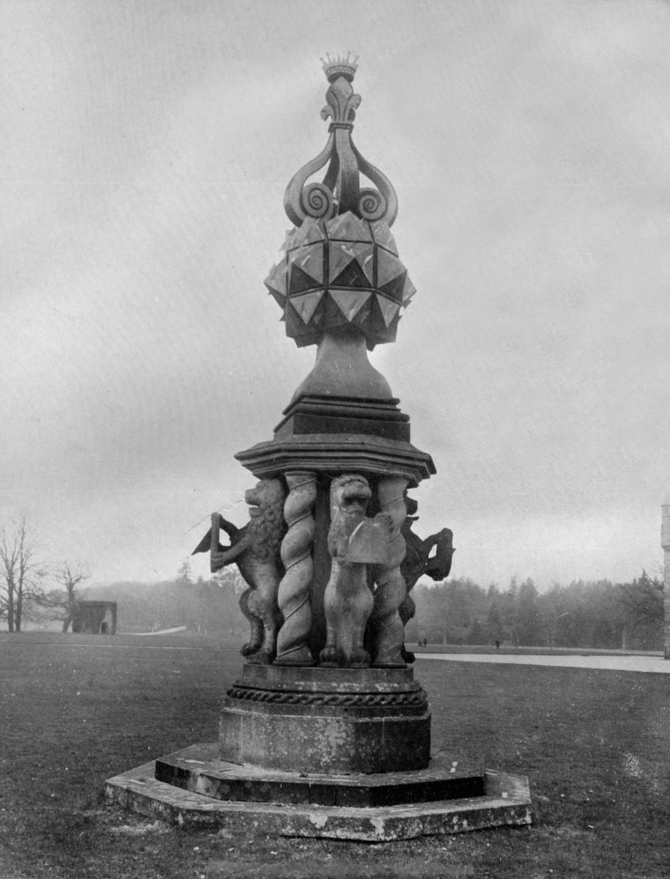 日Gla，格拉米斯城堡，1924-1926年。 作者 情人有限公司