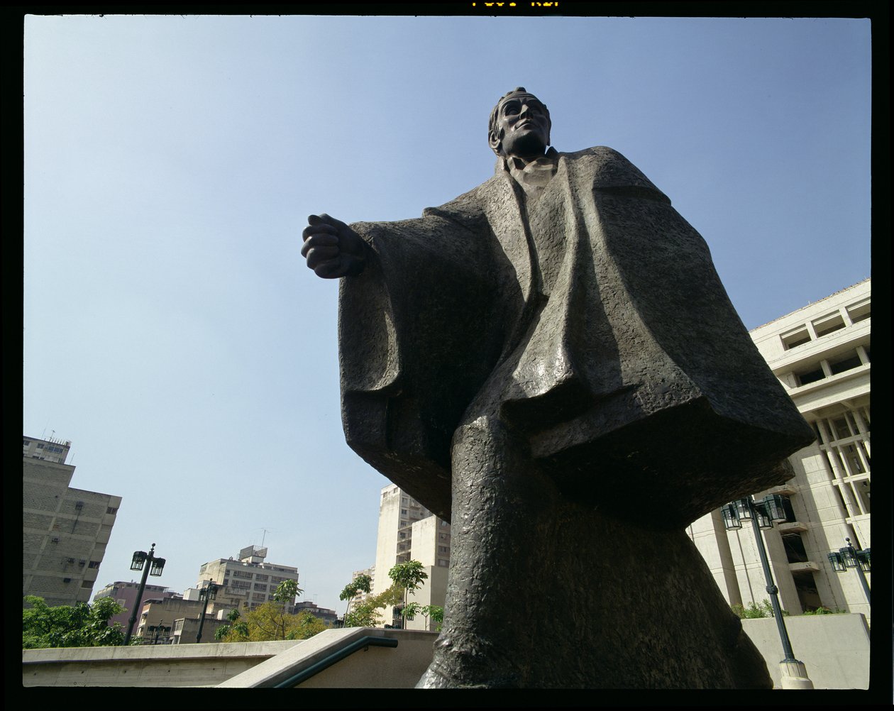 西蒙·玻利瓦尔（1783-1830）在西蒙玻利瓦尔中心（青铜）的雕像 作者 委内瑞拉学校
