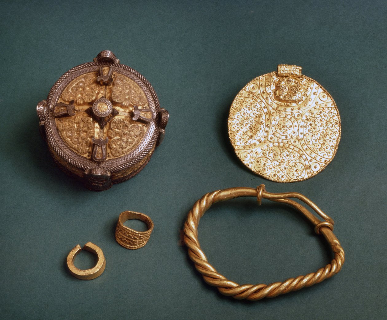 Viking jewelry from Gotland, Sweden. 10th century. Stockholm, Historiska Museet 作者 维京人