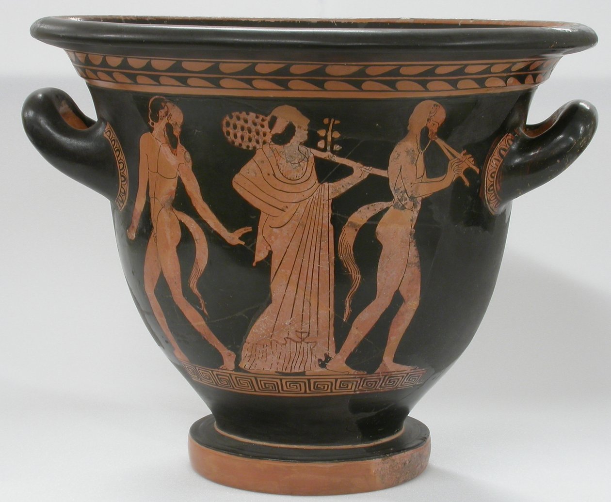 Red-figure Bell Krater，描绘了与Dionysis有关的各种场景，公元前4-40-440（陶瓷） 作者 朱利亚别墅画家