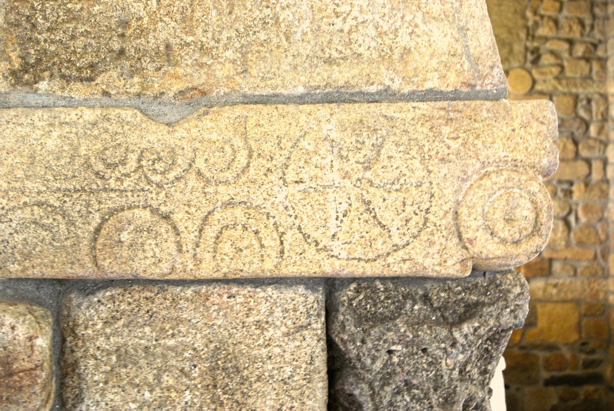 São，Lamego，葡萄牙SãoPedrodeBalsemão教堂的Visigothic雕刻c.599（花岗岩） 作者 西哥特人