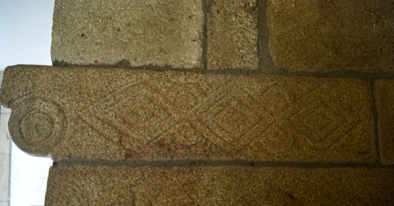 São，Lamego，葡萄牙SãoPedrodeBalsemão教堂的Visigothic雕刻c.599（花岗岩） 作者 西哥特人