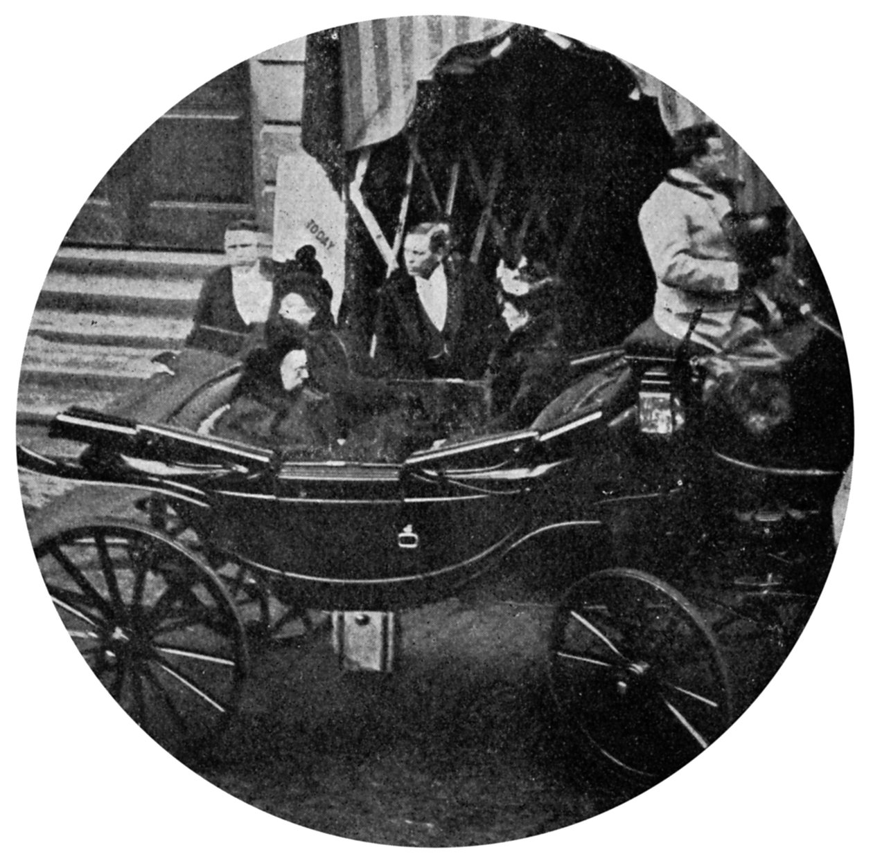 维多利亚女王的最后一张照片，摄于1900年12月13日。 作者 西蒙·WF