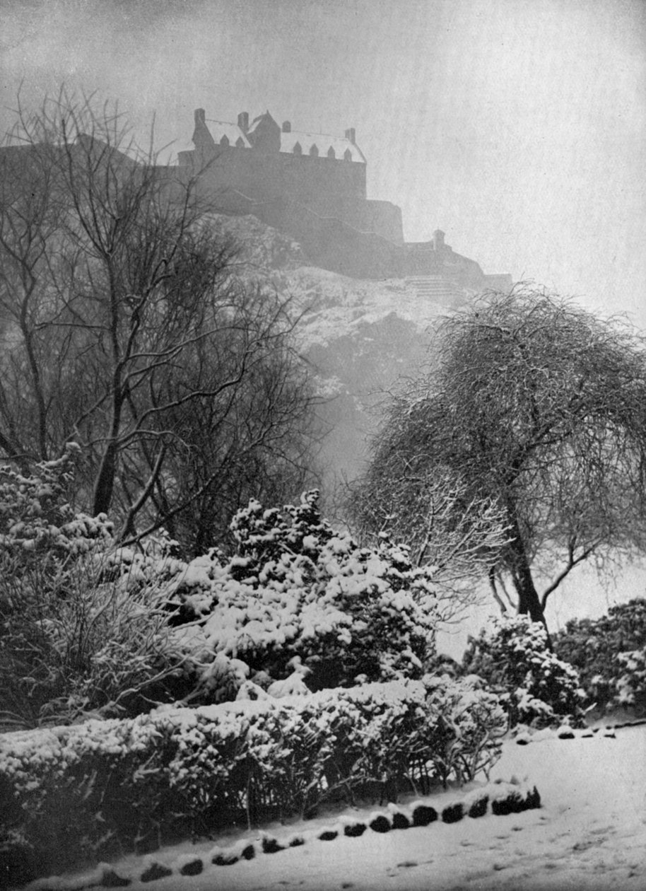 1924-1926年，苏格兰王子街花园的雪中的爱丁堡城堡。 作者 里德