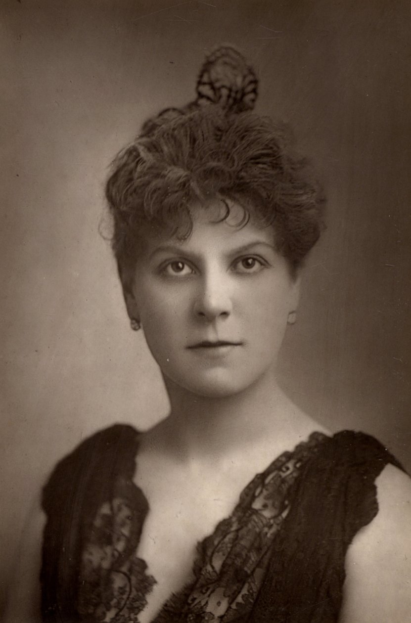 "杰西-米尔沃德（Jessie Millward，约翰-格伦丁宁夫人），英国女演员。亨利-欧文剧团成员。(woodburytype) 作者 W 和 D（继唐尼之后）