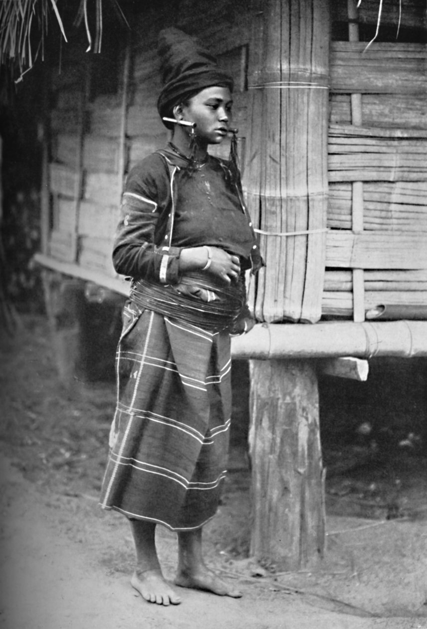 一位克钦族妇女，1902年 作者 瓦茨和斯肯