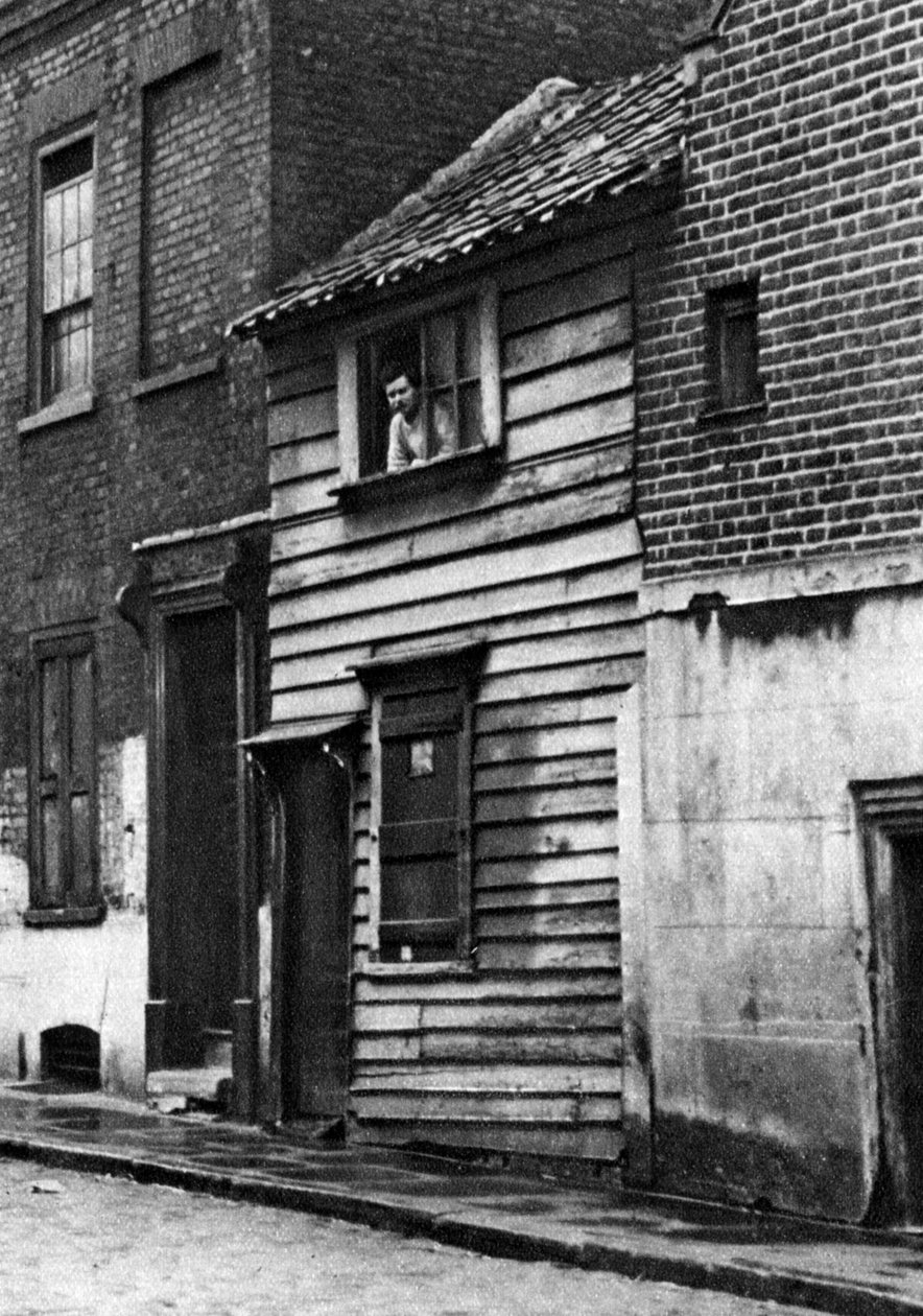 1926-1927年，伦敦沙德威尔圣约翰山的一座老木屋。 作者 惠芬