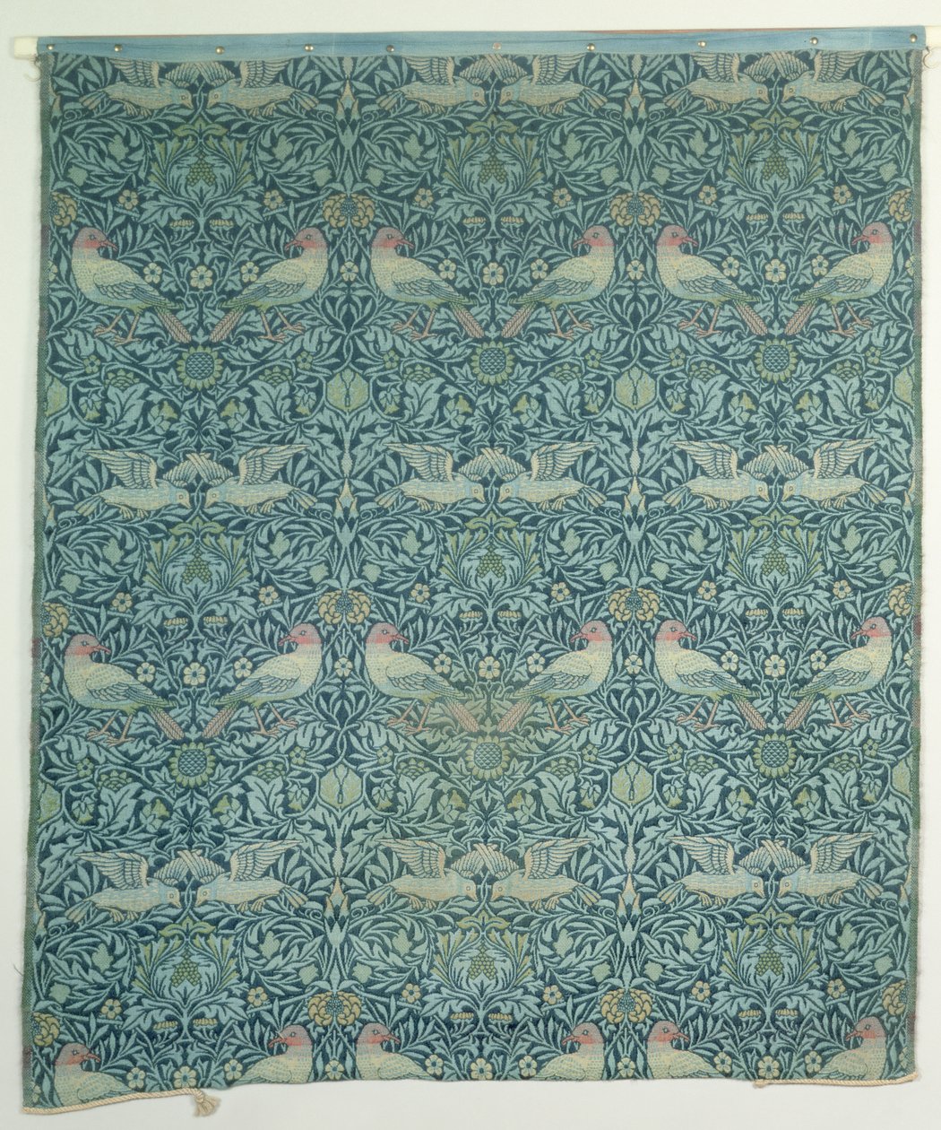 &39;Dove and Rose&39;面料设计，c.1879（纺织品） 作者 威廉·莫里斯
