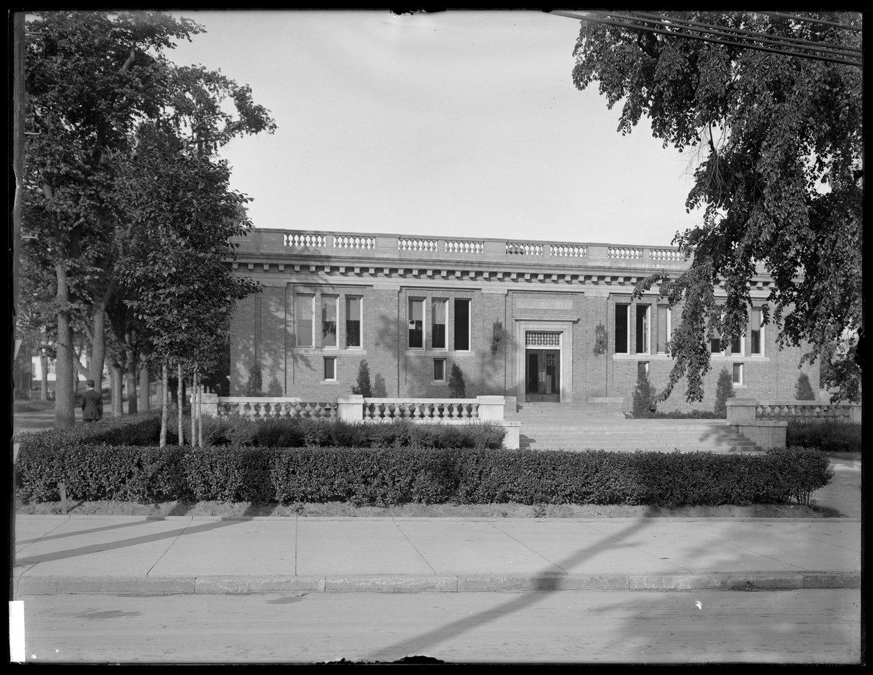 皇后区公共图书馆的Elmhurst分支;卡内基图书馆，c.1910 作者 威廉·戴维斯·哈斯勒