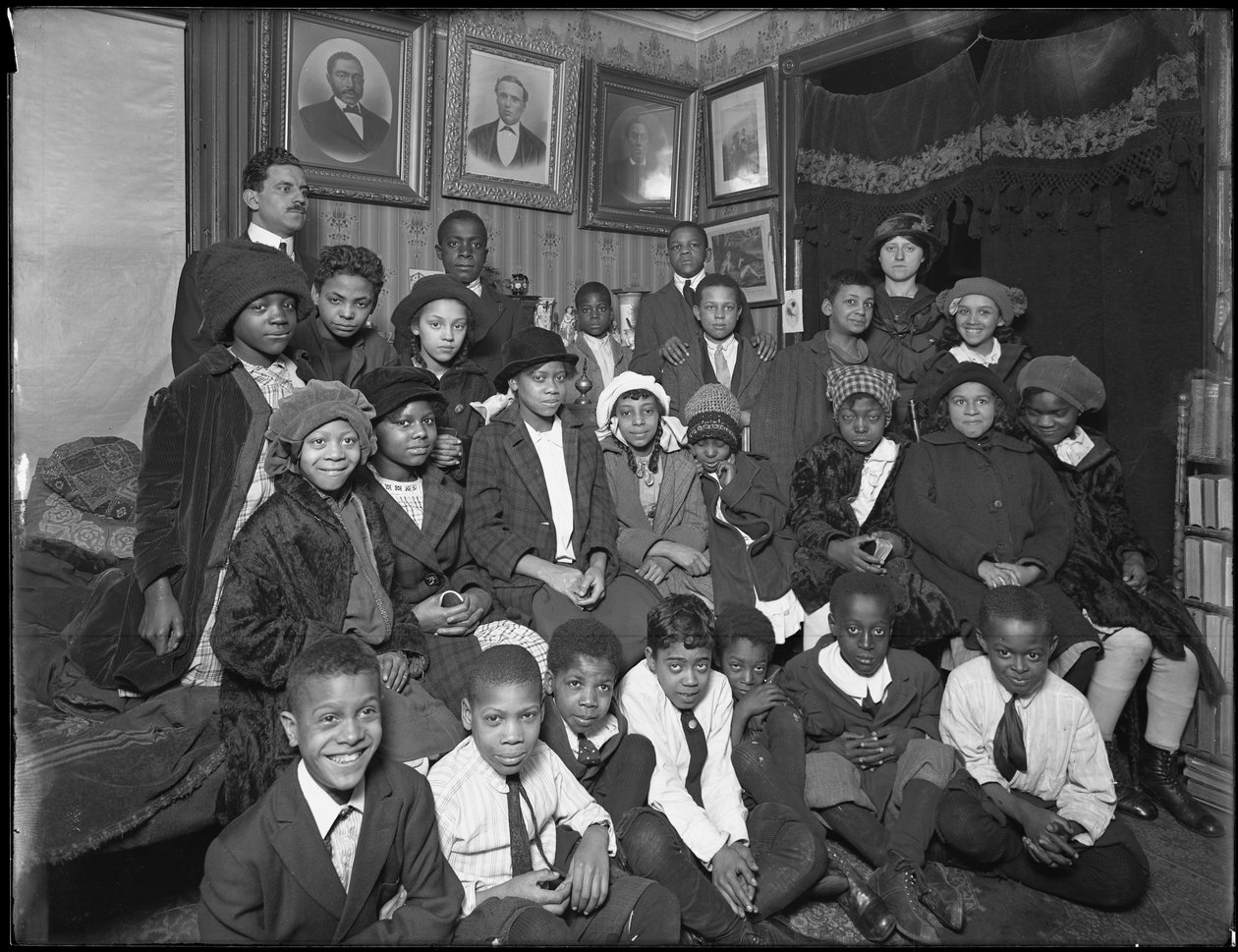 1916年3月7日，哈里斯夫人班的集体肖像，308 W. 148th Street，New York City 作者 威廉·戴维斯·哈斯勒