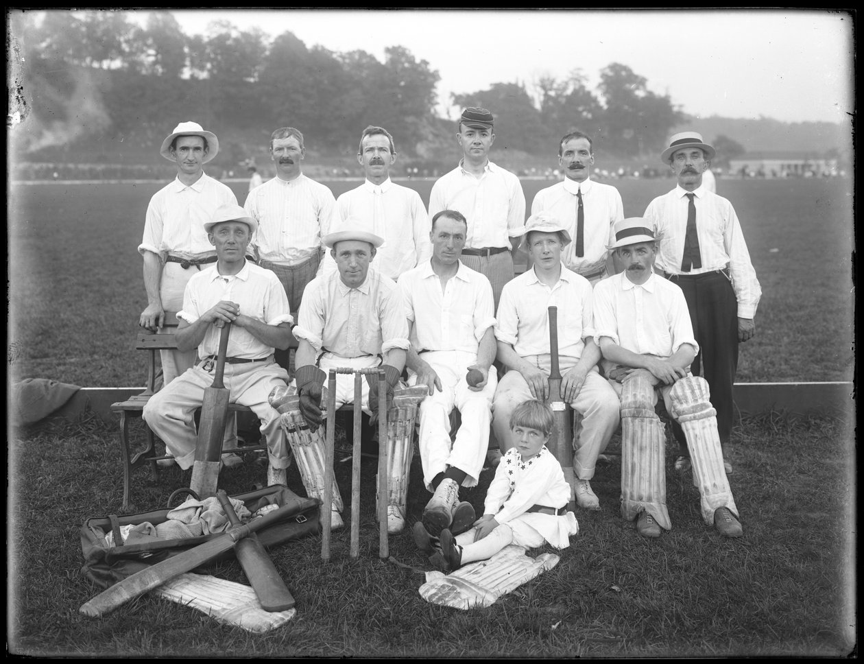 Holdsport Cricket Club的集体肖像，c.1911-12 作者 威廉·戴维斯·哈斯勒
