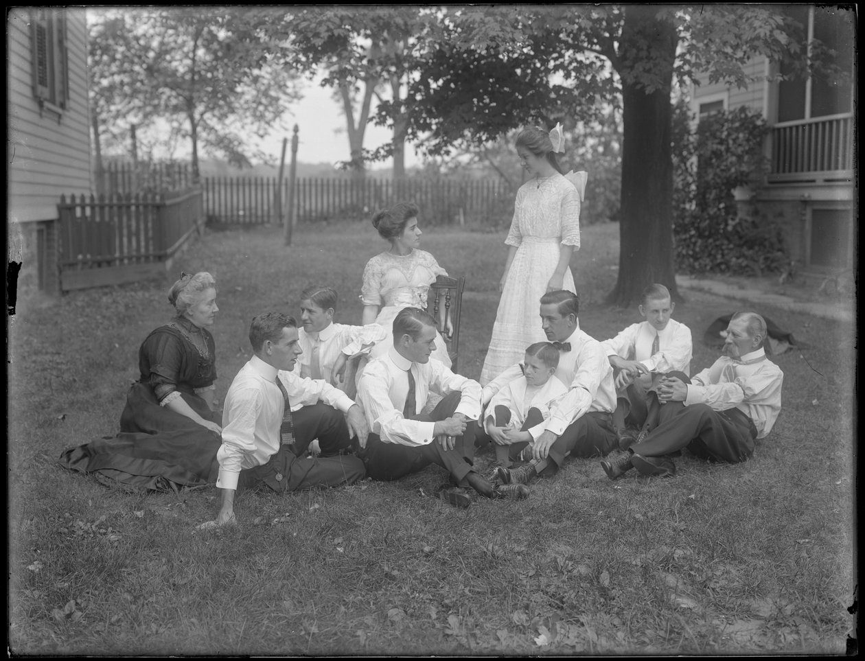 McGovern家族，Creston Avenue，Bronx，c.1911 作者 威廉·戴维斯·哈斯勒