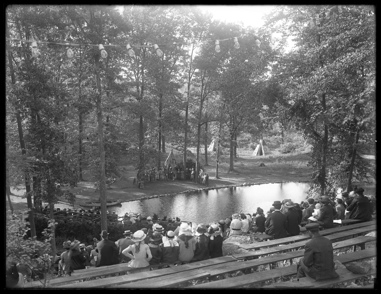&39;Hiawatha&39;的户外表演，c.1913 作者 威廉·戴维斯·哈斯勒