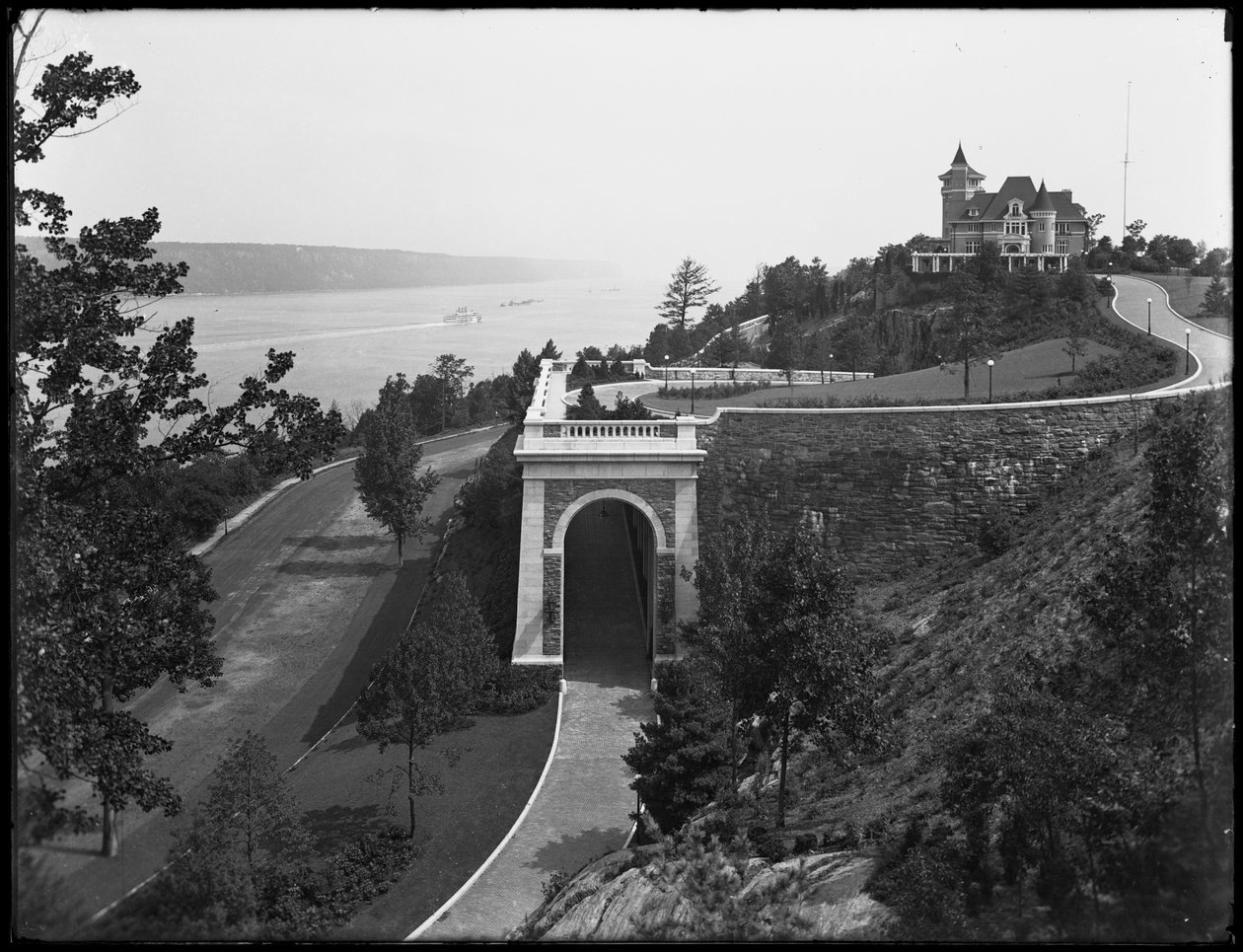 Tryon Hall，Billings Estate，Inwood，New York City，c.1914 作者 威廉·戴维斯·哈斯勒
