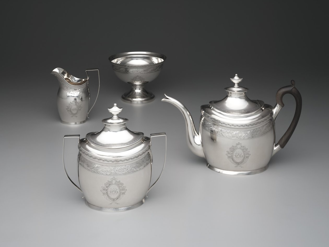 茶壶，奶精，废料碗和糖罐，约1795年（银和硬木） 作者 威廉·加勒特·福布斯