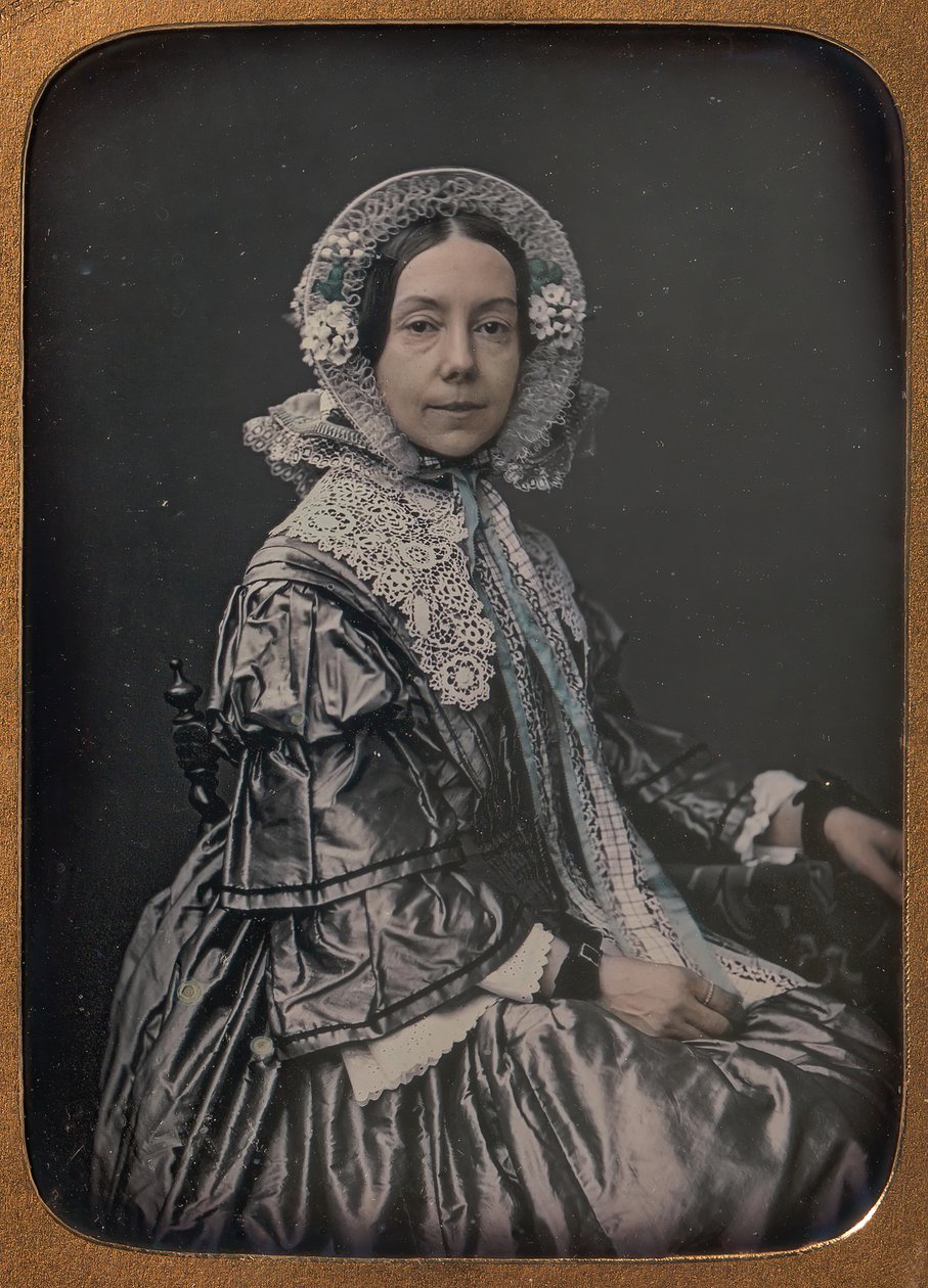 坐着的中年妇女身着盛装，1854-60。 作者 威廉·哈迪·肯特