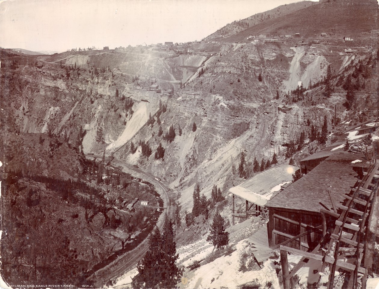 吉尔曼和鹰河峡谷，1880  -  90年 作者 威廉·亨利·杰克逊